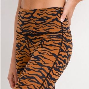 Tiger Print Highwaist Sculpting Leggings